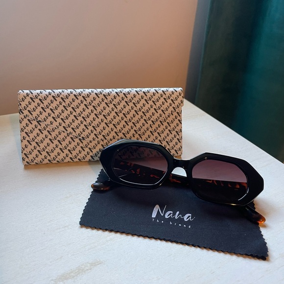 Tortoise Shell Sunglasses - Picture 2 of 3